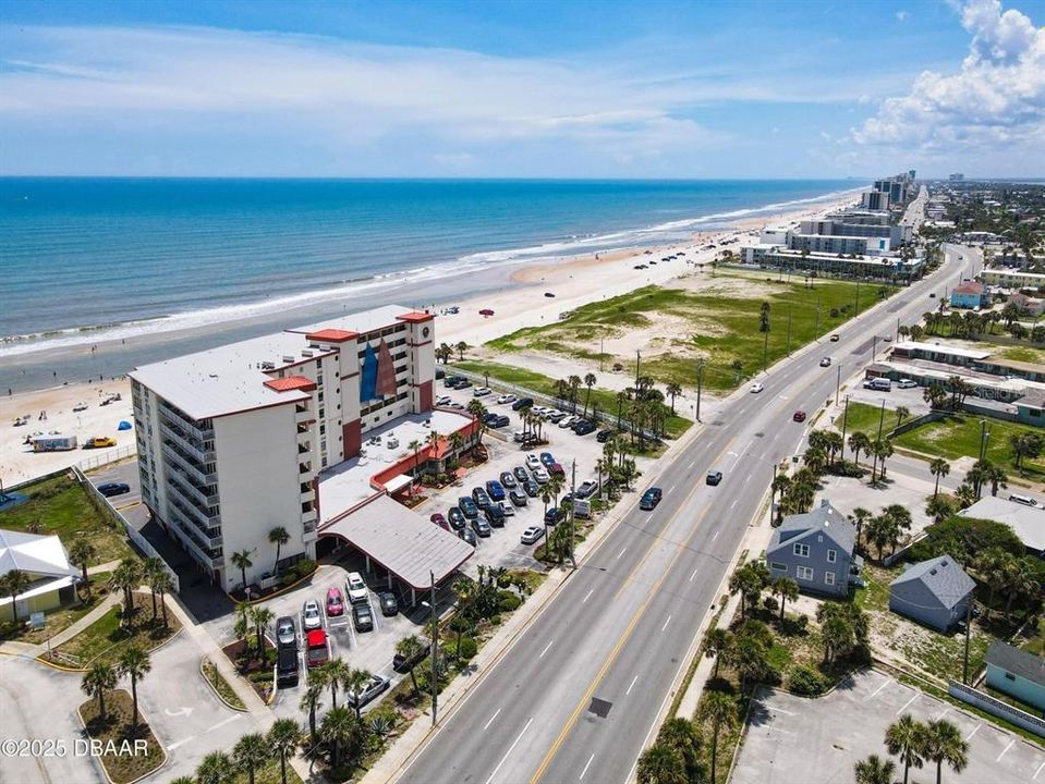 For Sale: $177,000 (1 beds, 1 baths, 399 Square Feet)