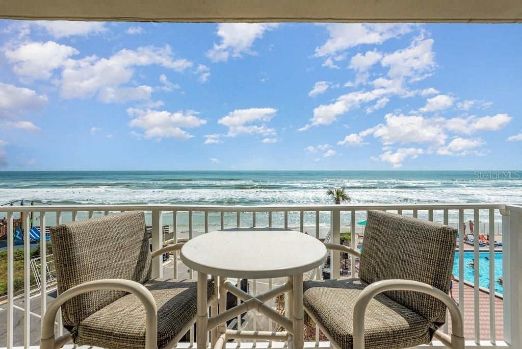 For Sale: $177,000 (1 beds, 1 baths, 399 Square Feet)