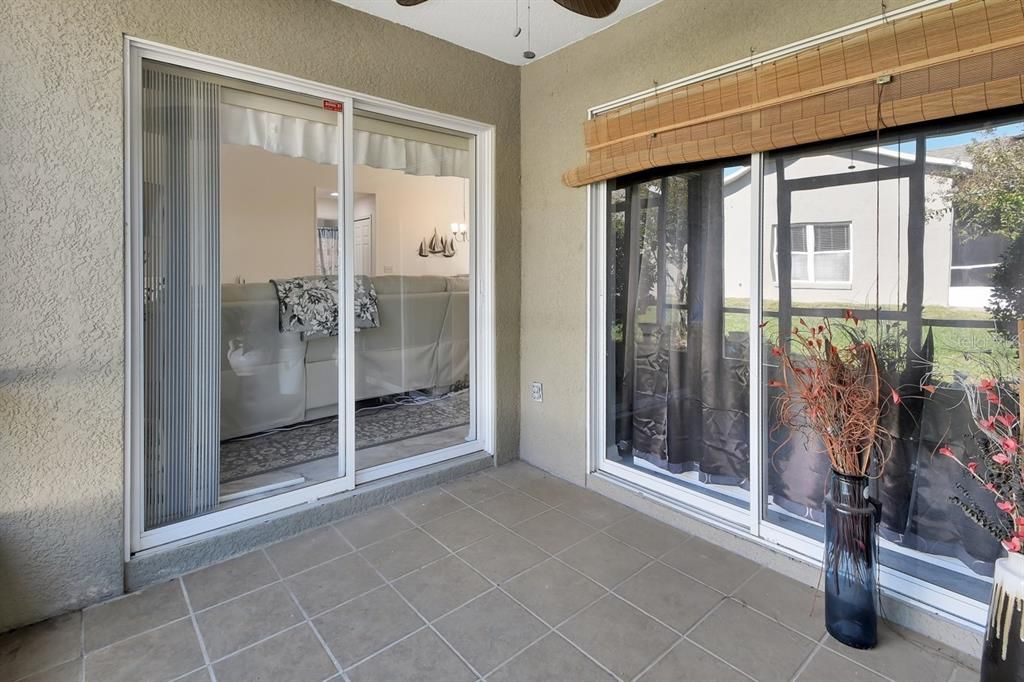 For Sale: $223,500 (2 beds, 2 baths, 939 Square Feet)