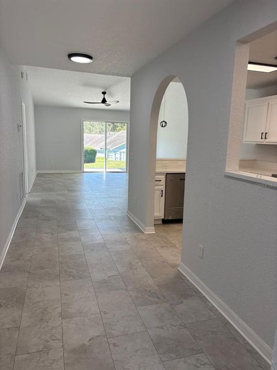 На продажу: $229,700 (2 спален, 2 ванн, 1314 Квадратных фут)