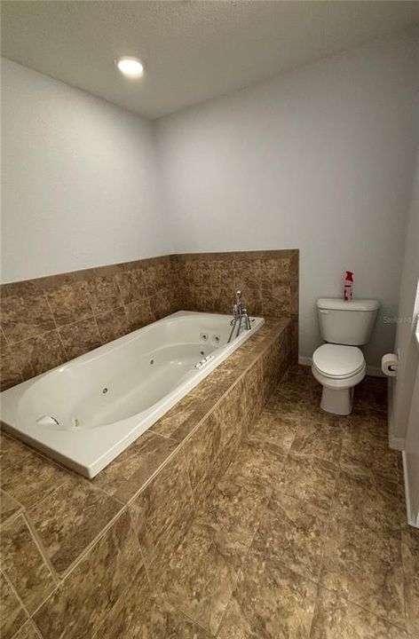 На продажу: $229,700 (2 спален, 2 ванн, 1314 Квадратных фут)