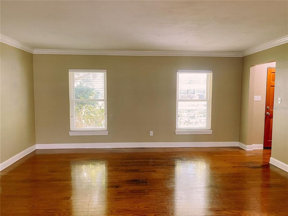 En Renta: $2,350 (3 camas, 2 baños, 1769 Pies cuadrados)