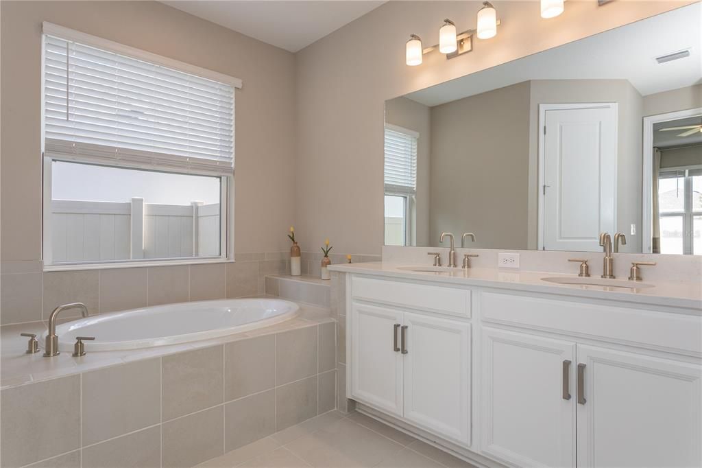 Active With Contract: $2,900 (3 beds, 2 baths, 2029 Square Feet)
