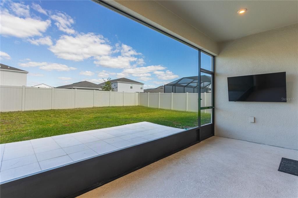 Active With Contract: $2,900 (3 beds, 2 baths, 2029 Square Feet)