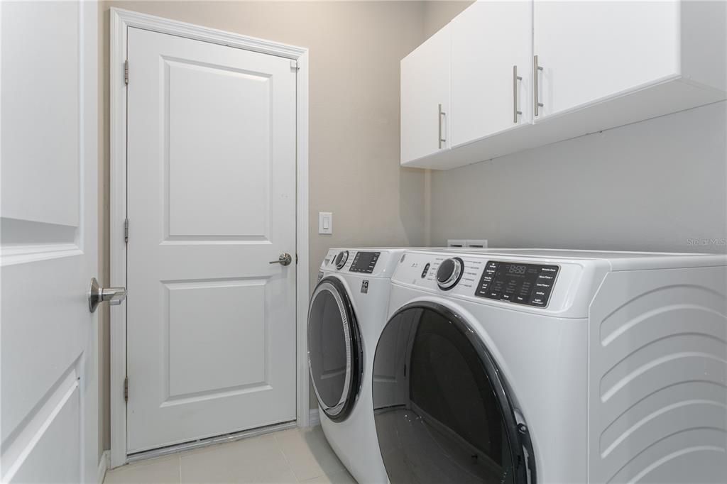 Active With Contract: $2,900 (3 beds, 2 baths, 2029 Square Feet)