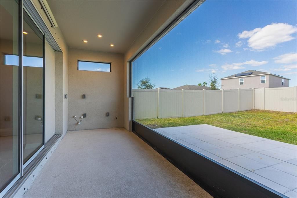 Active With Contract: $2,900 (3 beds, 2 baths, 2029 Square Feet)