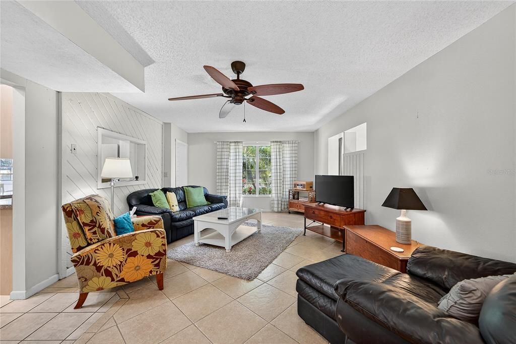 For Sale: $315,000 (3 beds, 1 baths, 1507 Square Feet)