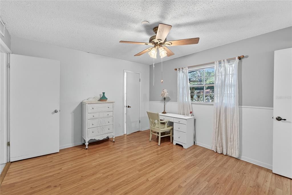 For Sale: $315,000 (3 beds, 1 baths, 1507 Square Feet)