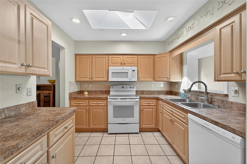 For Sale: $315,000 (3 beds, 1 baths, 1507 Square Feet)