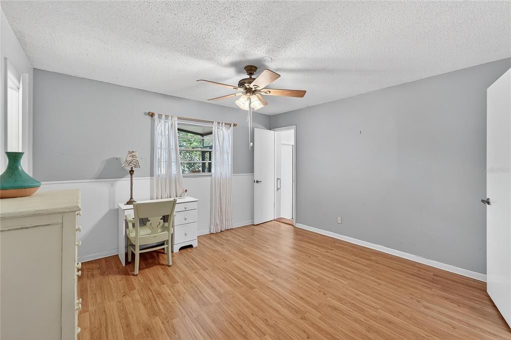 For Sale: $315,000 (3 beds, 1 baths, 1507 Square Feet)