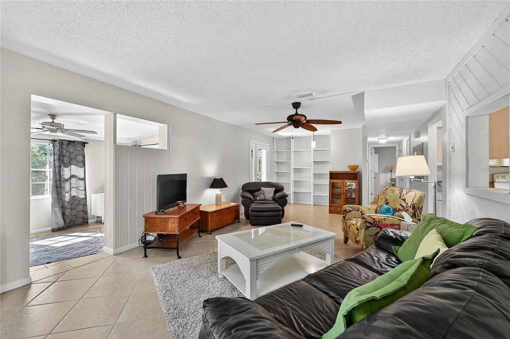 For Sale: $315,000 (3 beds, 1 baths, 1507 Square Feet)