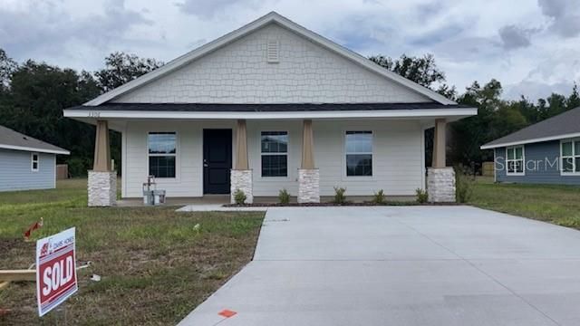 Recently Sold: $230,000 (3 beds, 2 baths, 1309 Square Feet)