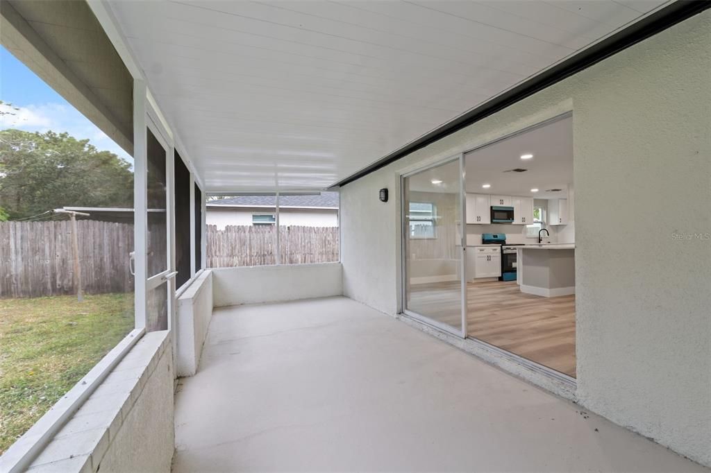 待售: $225,000 (2 贝兹, 2 浴室, 954 平方英尺)