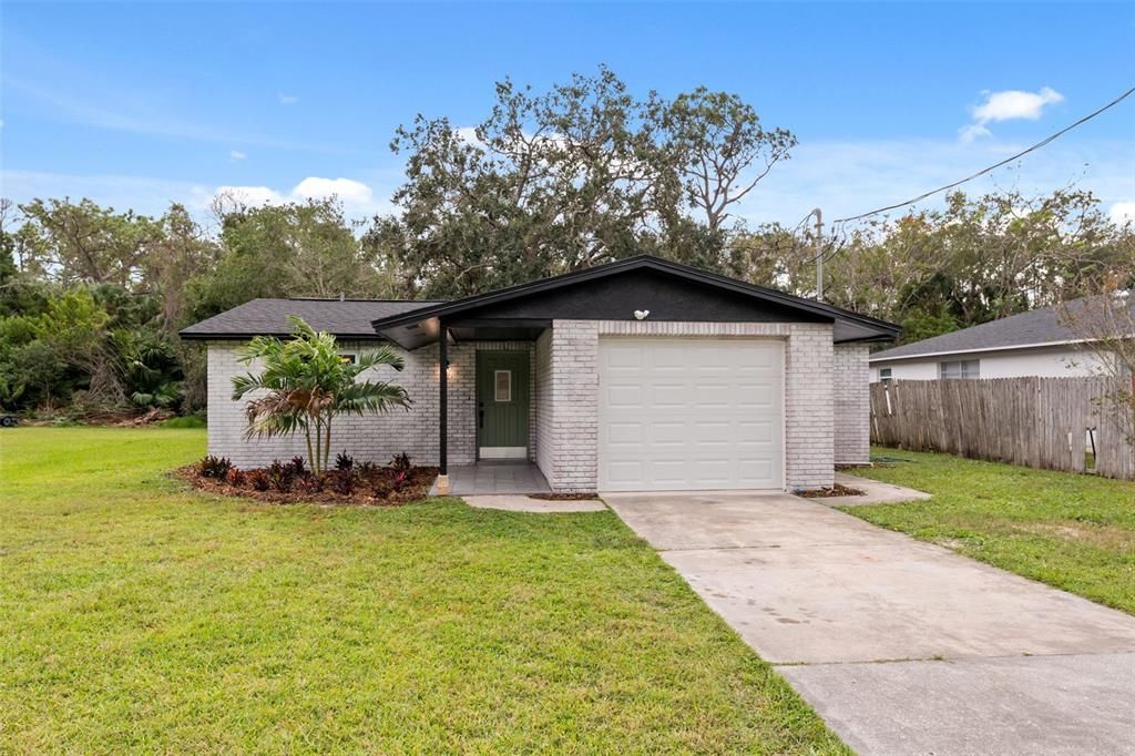 待售: $225,000 (2 贝兹, 2 浴室, 954 平方英尺)