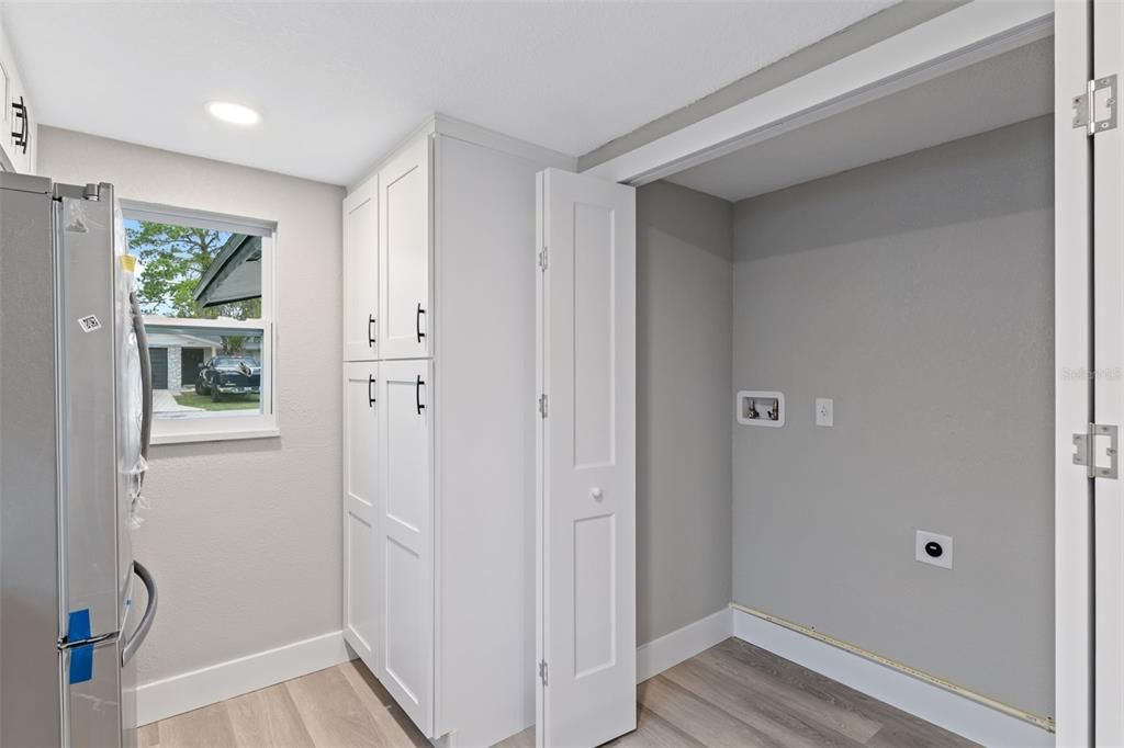 待售: $225,000 (2 贝兹, 2 浴室, 954 平方英尺)