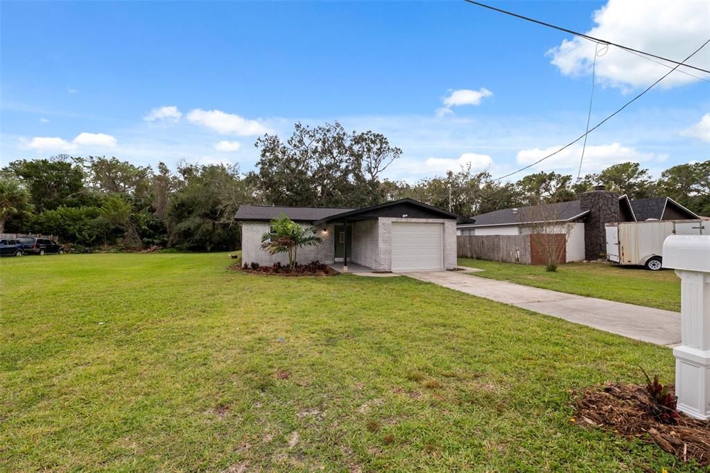 待售: $225,000 (2 贝兹, 2 浴室, 954 平方英尺)