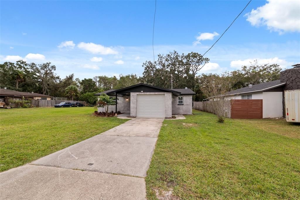 待售: $225,000 (2 贝兹, 2 浴室, 954 平方英尺)