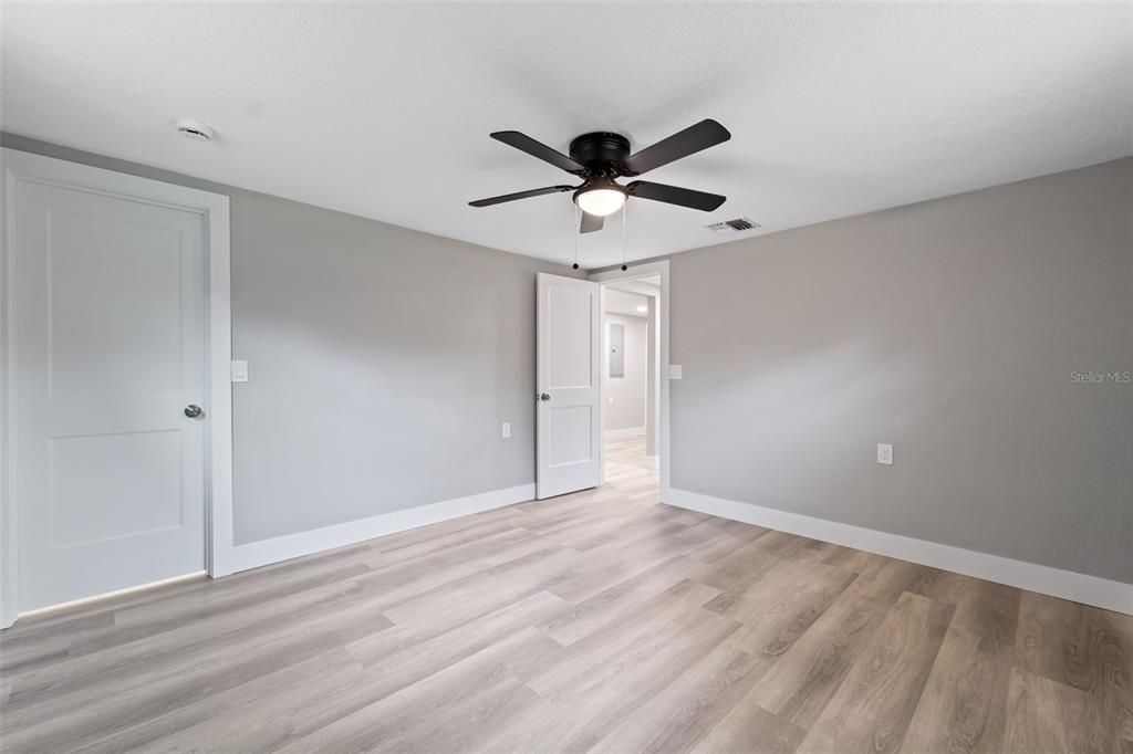 待售: $225,000 (2 贝兹, 2 浴室, 954 平方英尺)