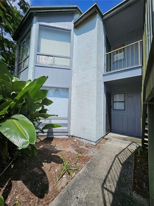 For Sale: $78,500 (1 beds, 1 baths, 642 Square Feet)