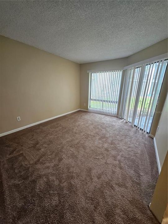 For Sale: $78,500 (1 beds, 1 baths, 642 Square Feet)
