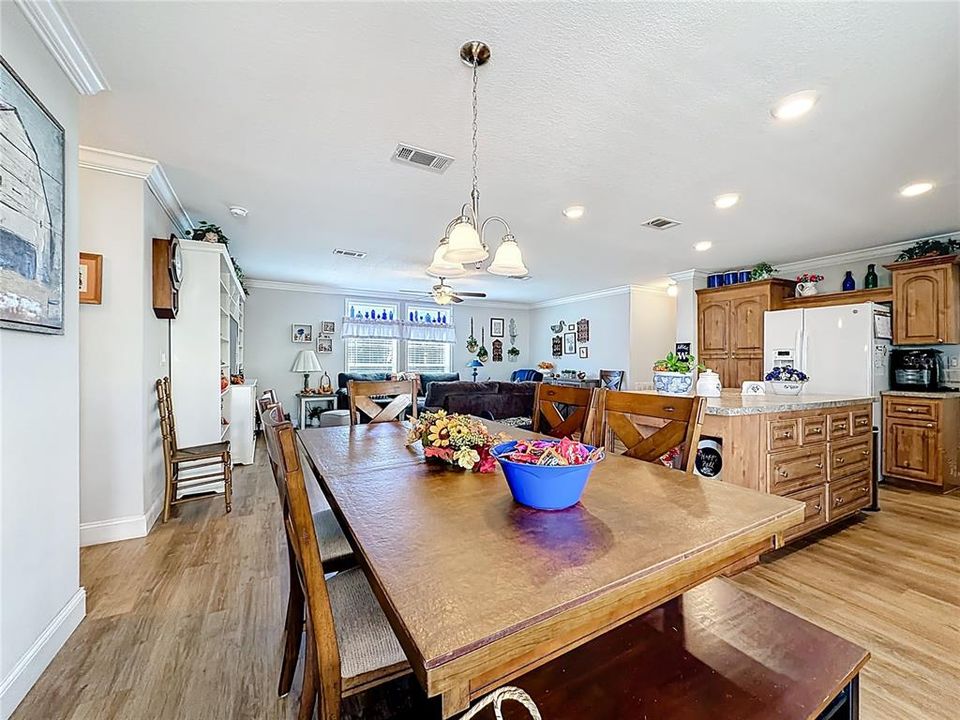 待售: $368,000 (3 贝兹, 2 浴室, 1404 平方英尺)