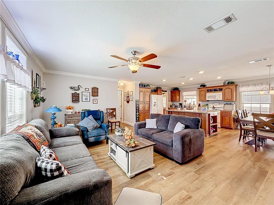 待售: $368,000 (3 贝兹, 2 浴室, 1404 平方英尺)