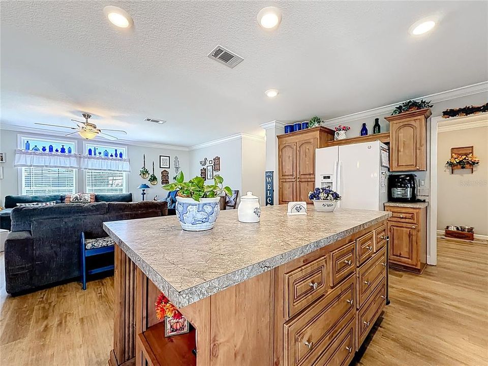 待售: $368,000 (3 贝兹, 2 浴室, 1404 平方英尺)