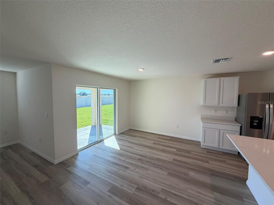 出租: $1,999 (4 贝兹, 2 浴室, 1828 平方英尺)