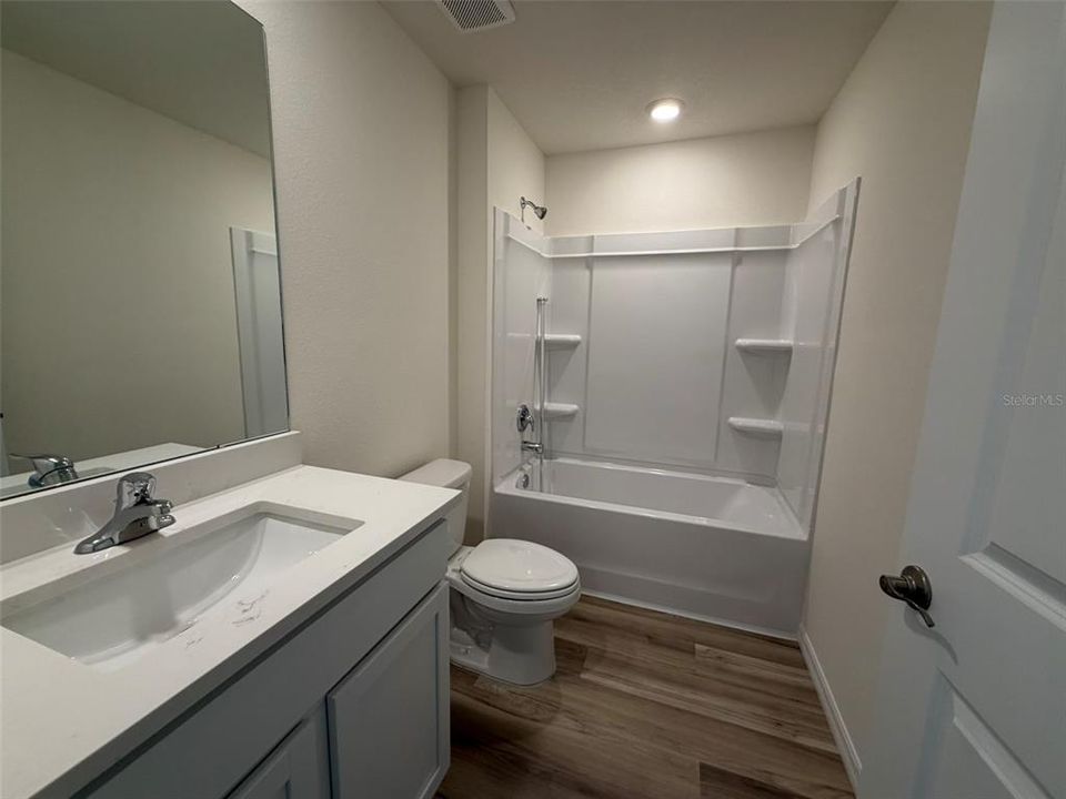 出租: $1,999 (4 贝兹, 2 浴室, 1828 平方英尺)