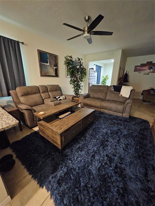 Active With Contract: $2,300 (3 beds, 2 baths, 1554 Square Feet)