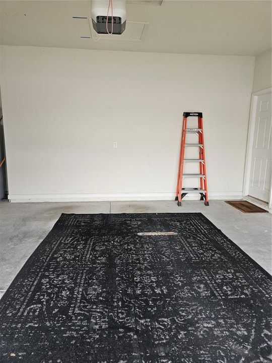 Active With Contract: $2,300 (3 beds, 2 baths, 1554 Square Feet)