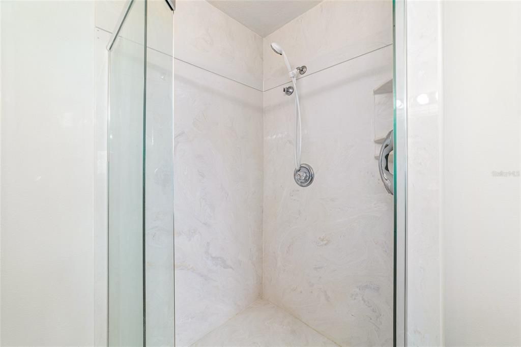 Active With Contract: $219,900 (2 beds, 2 baths, 1426 Square Feet)