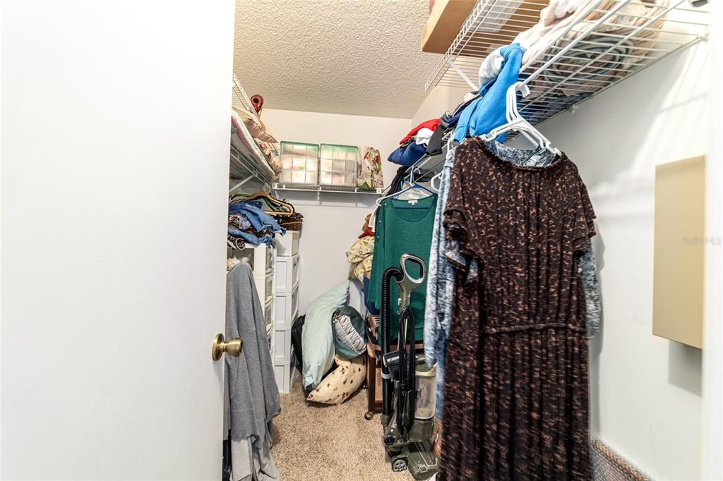 Active With Contract: $219,900 (2 beds, 2 baths, 1426 Square Feet)