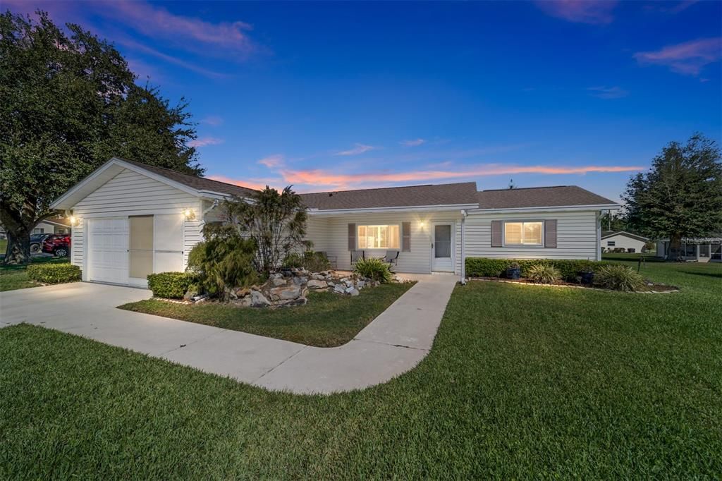 Active With Contract: $219,900 (2 beds, 2 baths, 1426 Square Feet)