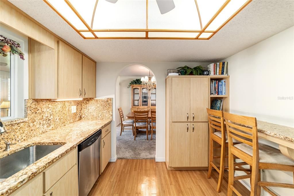 Active With Contract: $219,900 (2 beds, 2 baths, 1426 Square Feet)