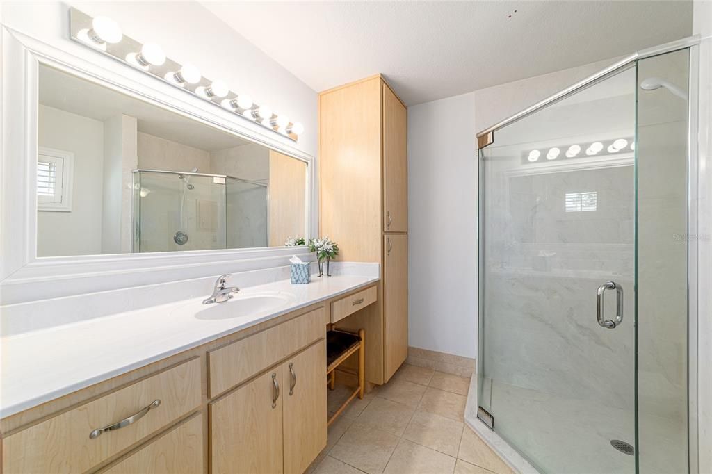 Active With Contract: $219,900 (2 beds, 2 baths, 1426 Square Feet)