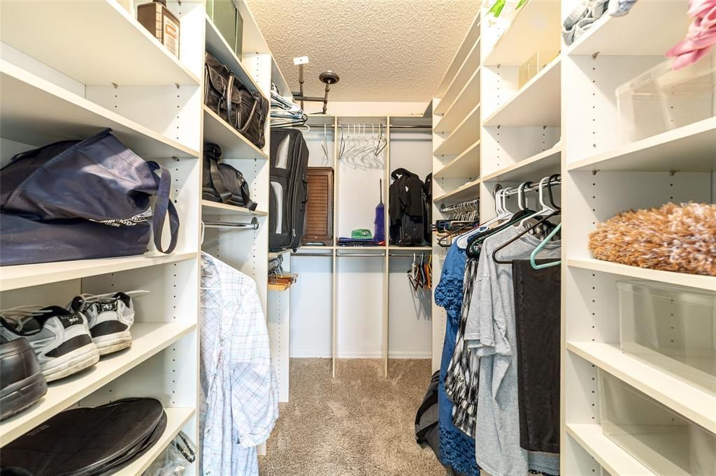 Active With Contract: $219,900 (2 beds, 2 baths, 1426 Square Feet)