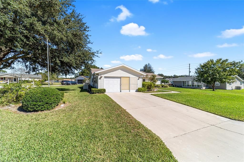 Active With Contract: $219,900 (2 beds, 2 baths, 1426 Square Feet)