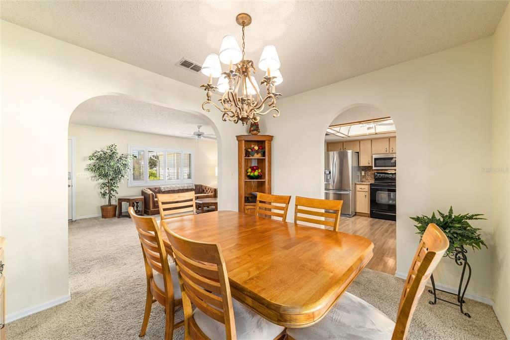 Active With Contract: $219,900 (2 beds, 2 baths, 1426 Square Feet)