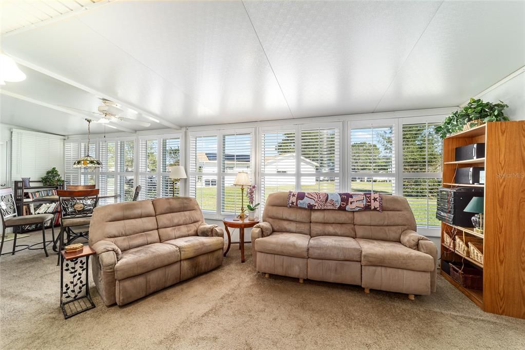 Active With Contract: $219,900 (2 beds, 2 baths, 1426 Square Feet)