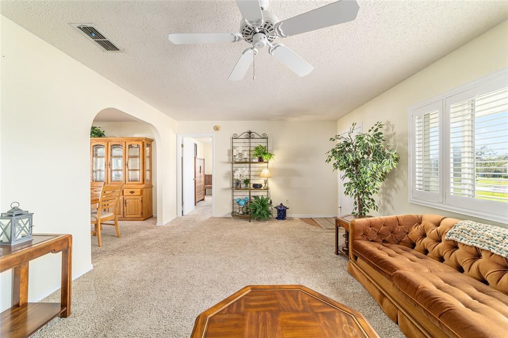 Active With Contract: $219,900 (2 beds, 2 baths, 1426 Square Feet)