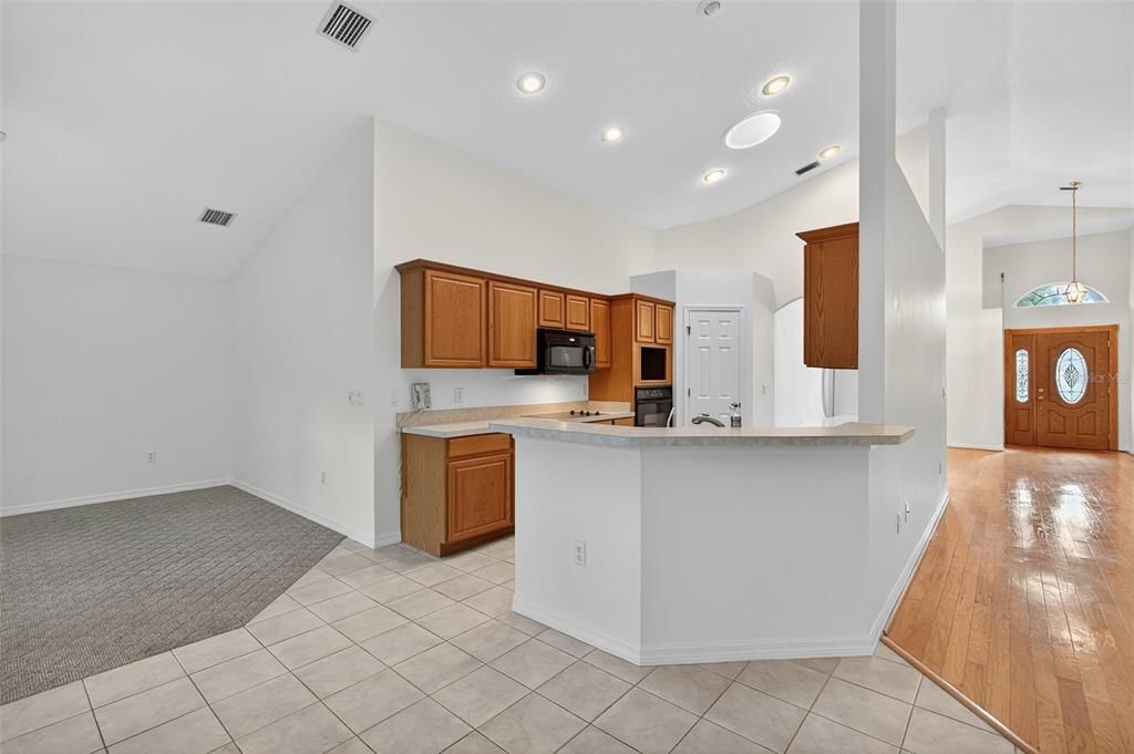 Active With Contract: $375,000 (3 beds, 2 baths, 2261 Square Feet)