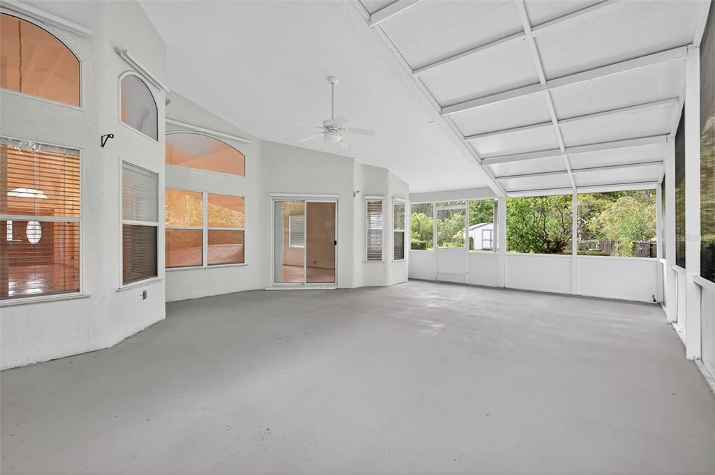 Active With Contract: $375,000 (3 beds, 2 baths, 2261 Square Feet)