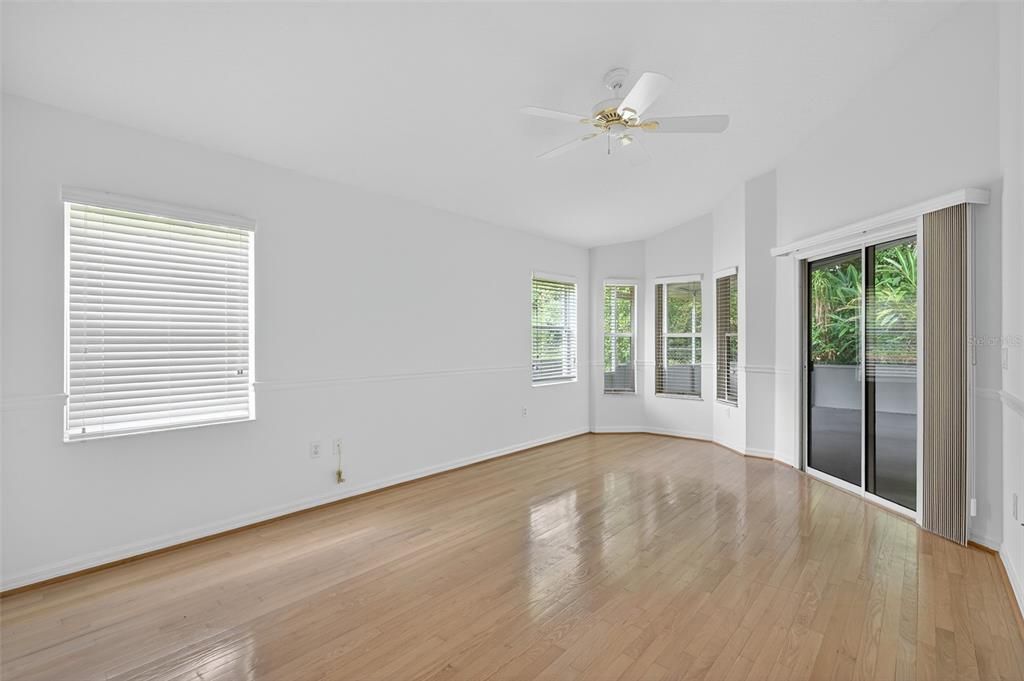 Active With Contract: $375,000 (3 beds, 2 baths, 2261 Square Feet)