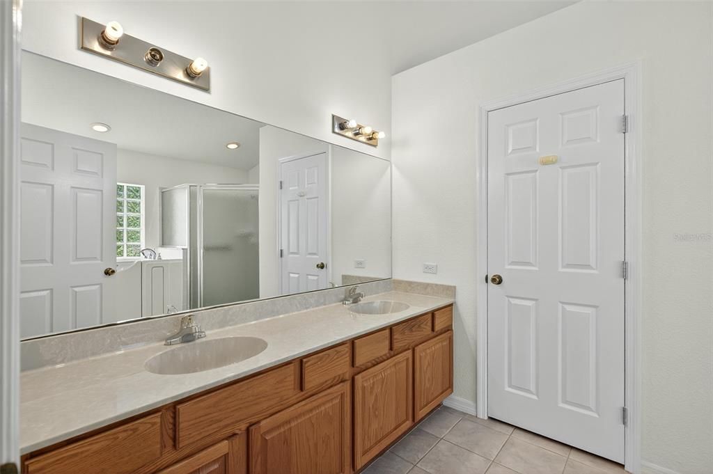 Active With Contract: $375,000 (3 beds, 2 baths, 2261 Square Feet)