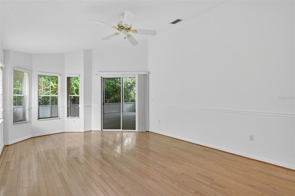 Active With Contract: $375,000 (3 beds, 2 baths, 2261 Square Feet)