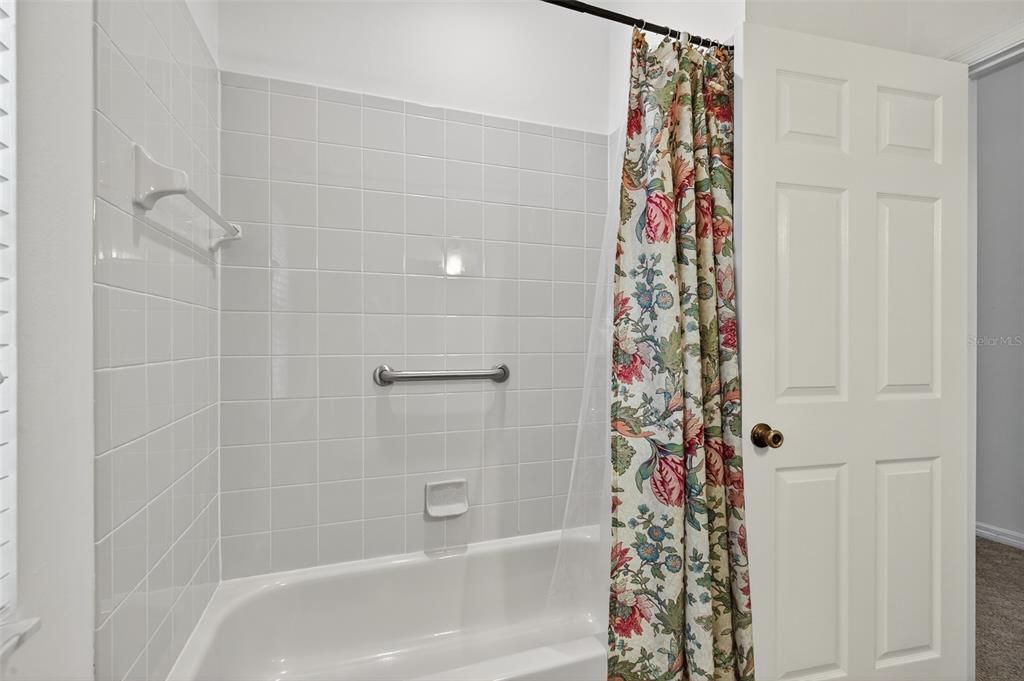 Active With Contract: $375,000 (3 beds, 2 baths, 2261 Square Feet)