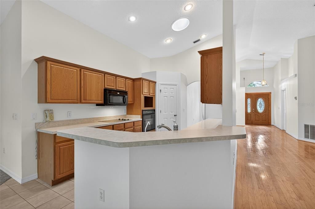 Active With Contract: $375,000 (3 beds, 2 baths, 2261 Square Feet)