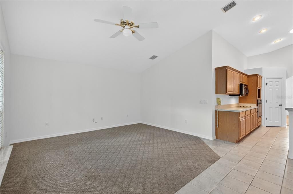 Active With Contract: $375,000 (3 beds, 2 baths, 2261 Square Feet)