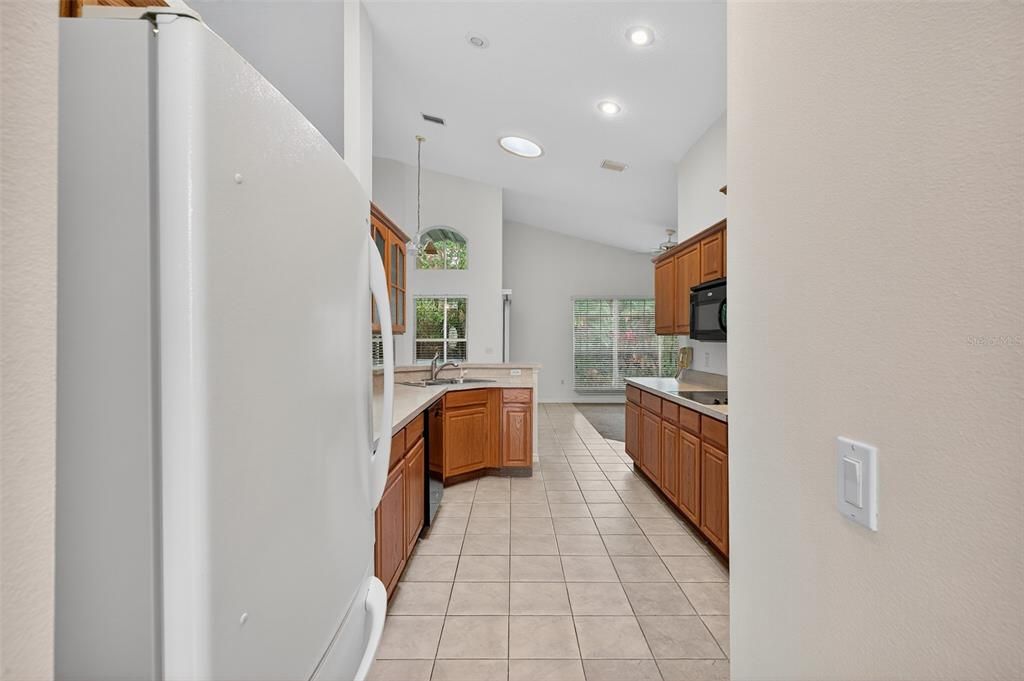 Active With Contract: $375,000 (3 beds, 2 baths, 2261 Square Feet)